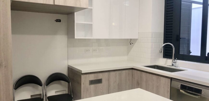 ESPECTACULAR DEPARTAMENTO DE ESTRENO EN PRIMER PISO CON TERRAZA Y JARDÍN