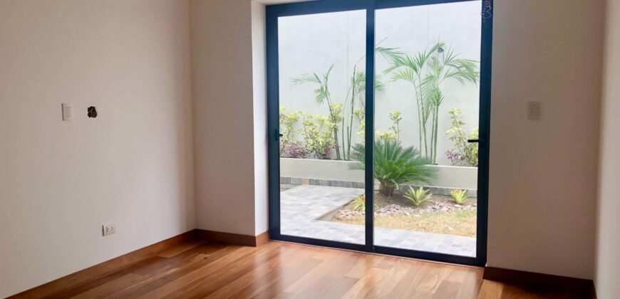 ESPECTACULAR DEPARTAMENTO DE ESTRENO EN PRIMER PISO CON TERRAZA Y JARDÍN