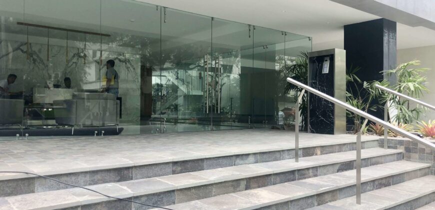 ESPECTACULAR DEPARTAMENTO DE ESTRENO EN PRIMER PISO CON TERRAZA Y JARDÍN