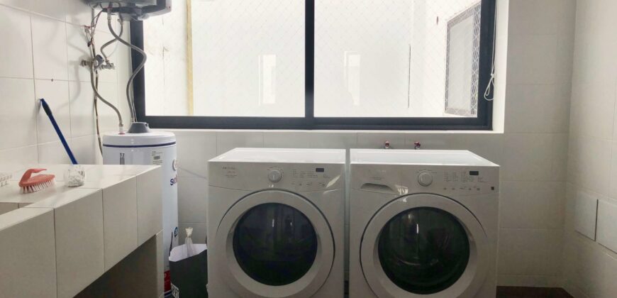 Se alquila moderno departamento frente a exclusivo parque en San Isidro
