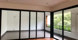 Se alquila moderno departamento frente a exclusivo parque en San Isidro