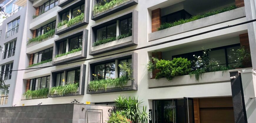 Se alquila moderno departamento frente a exclusivo parque en San Isidro