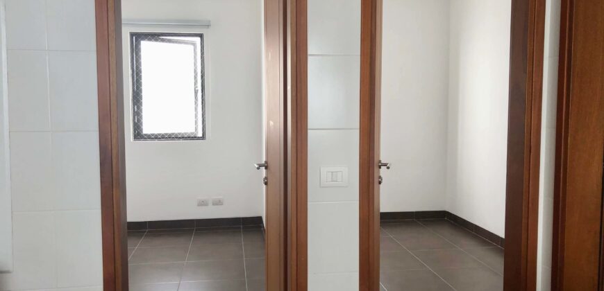 Se alquila moderno departamento frente a exclusivo parque en San Isidro