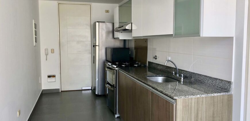 SE ALQUILA MODERNO DEPARTAMENTO EN CONDOMINIO CON LINDAS ÁREAS COMUNES