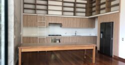 MODERNO DEPARTAMENTO TIPO CASA EN 1ER PISO CON AMPLIA TERRAZA Y AREAS VERDES EN EL OLIVAR