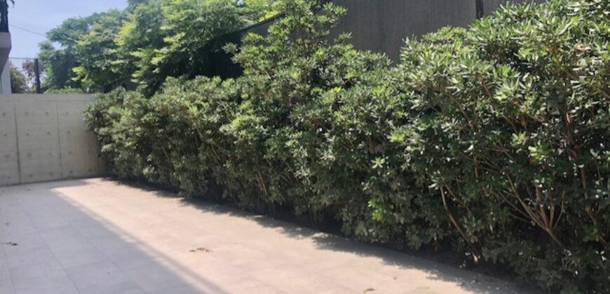 MODERNO DEPARTAMENTO TIPO CASA EN 1ER PISO CON AMPLIA TERRAZA Y AREAS VERDES EN EL OLIVAR