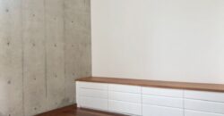 MODERNO DEPARTAMENTO TIPO CASA EN 1ER PISO CON AMPLIA TERRAZA Y AREAS VERDES EN EL OLIVAR