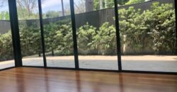 MODERNO DEPARTAMENTO TIPO CASA EN 1ER PISO CON AMPLIA TERRAZA Y AREAS VERDES EN EL OLIVAR