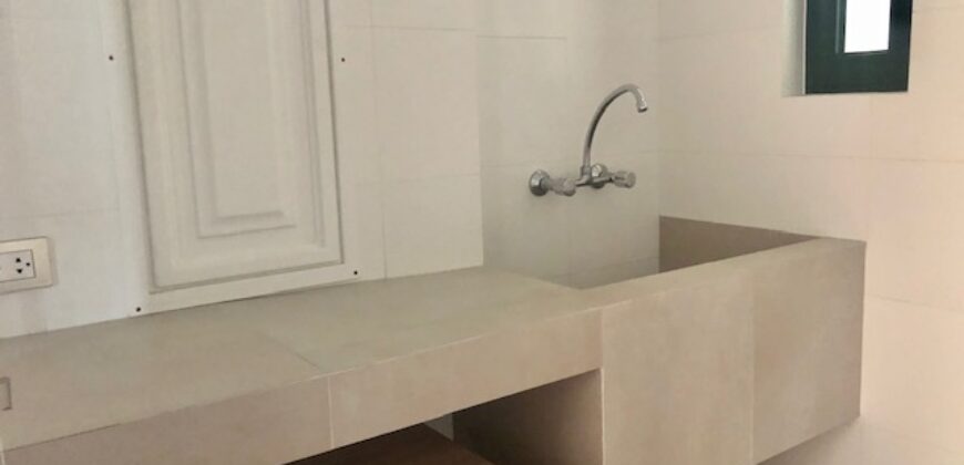 MODERNO DEPARTAMENTO TIPO CASA EN 1ER PISO CON AMPLIA TERRAZA Y AREAS VERDES EN EL OLIVAR