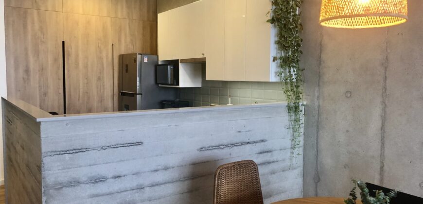 EXCLUSIVO DEPARTAMENTO MODERNAMENTE DECORADO ESTILO ÚNICO CON TERRAZA EN BARRANCO