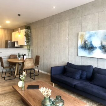 EXCLUSIVO DEPARTAMENTO MODERNAMENTE DECORADO ESTILO ÚNICO CON TERRAZA EN BARRANCO