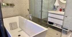 Se alquila moderno departamento remodelado con linda vista al Golf