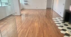 Se alquila moderno departamento remodelado con linda vista al Golf