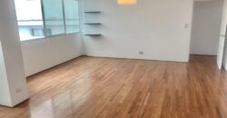 Se alquila moderno departamento remodelado con linda vista al Golf