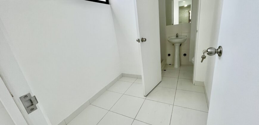 Venta de moderno departamento flat de estreno en San isidro con areas comunes