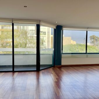 Venta de moderno departamento flat de estreno en San isidro con areas comunes