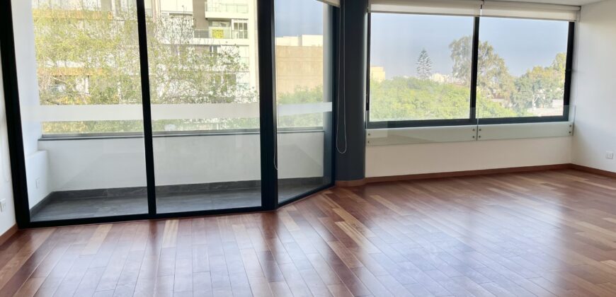 Venta de moderno departamento flat de estreno en San isidro con areas comunes