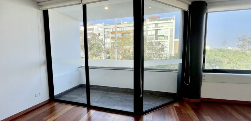 Venta de moderno departamento flat de estreno en San isidro con areas comunes