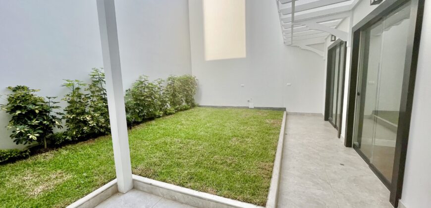 Moderno departamento estreno en 1er piso con terraza frente a parque