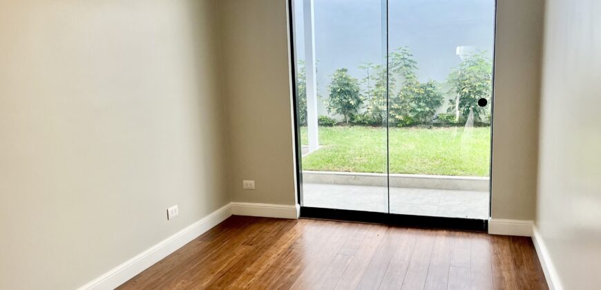 Moderno departamento estreno en 1er piso con terraza frente a parque