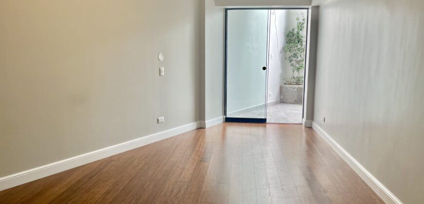 Moderno departamento estreno en 1er piso con terraza frente a parque
