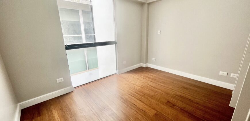 Moderno departamento en venta frente a exclusivo parque en San Isidro