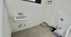 Venta moderno departamento en 1er piso con terraza de estreno en Mirasidro