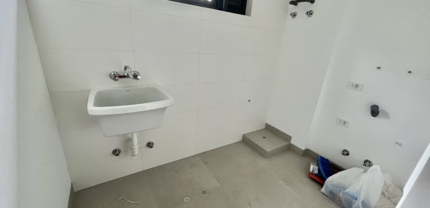 Venta moderno departamento en 1er piso con terraza de estreno en Mirasidro
