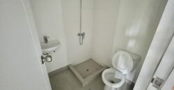 Venta moderno departamento en 1er piso con terraza de estreno en Mirasidro