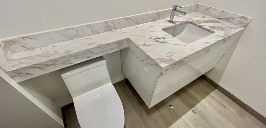 Venta moderno departamento en 1er piso con terraza de estreno en Mirasidro