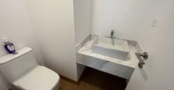 Venta moderno departamento en 1er piso con terraza de estreno en Mirasidro