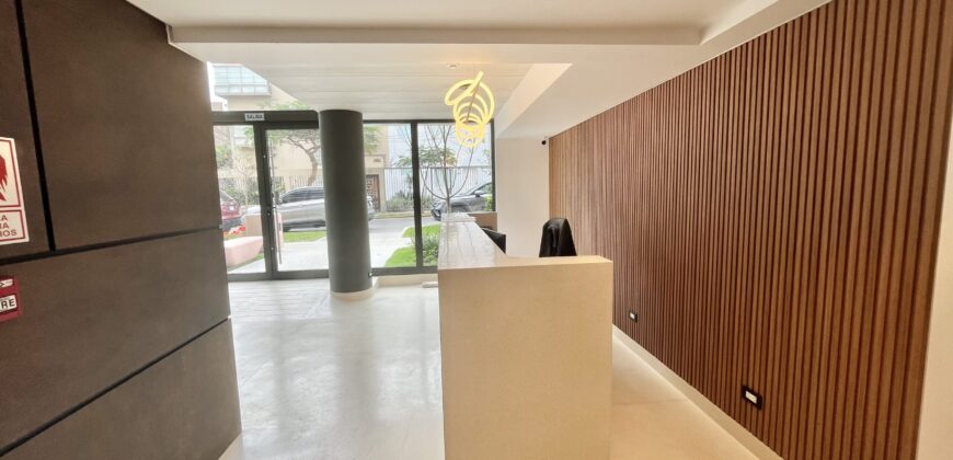 Venta moderno departamento en 1er piso con terraza de estreno en Mirasidro