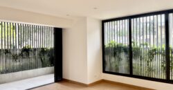 Venta moderno departamento en 1er piso con terraza de estreno en Mirasidro