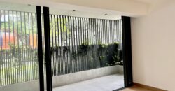 Venta moderno departamento en 1er piso con terraza de estreno en Mirasidro