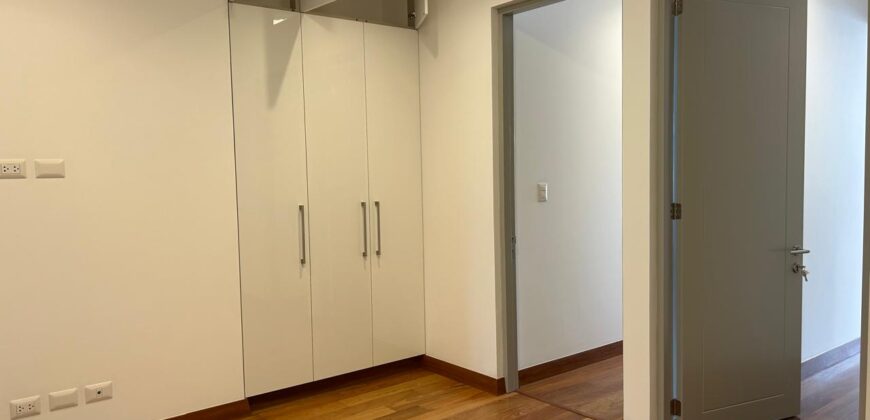 Venta de Moderno Departamento Estreno con Terraza con Vista a Parque