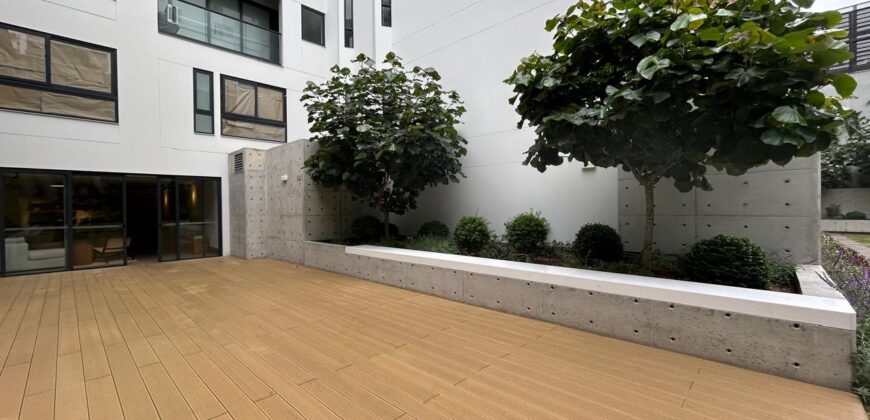Venta de Moderno Departamento Estreno con Terraza con Vista a Parque