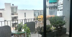 Se alquila moderno departamento amoblado con balcon en Barranco cerca a parque y malecon