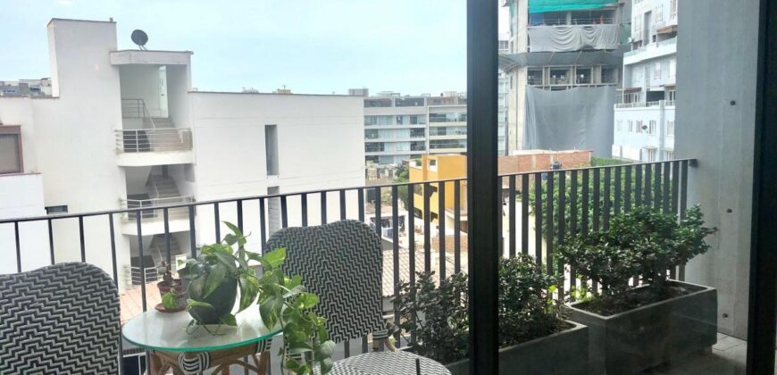 Se alquila moderno departamento amoblado con balcon en Barranco cerca a parque y malecon