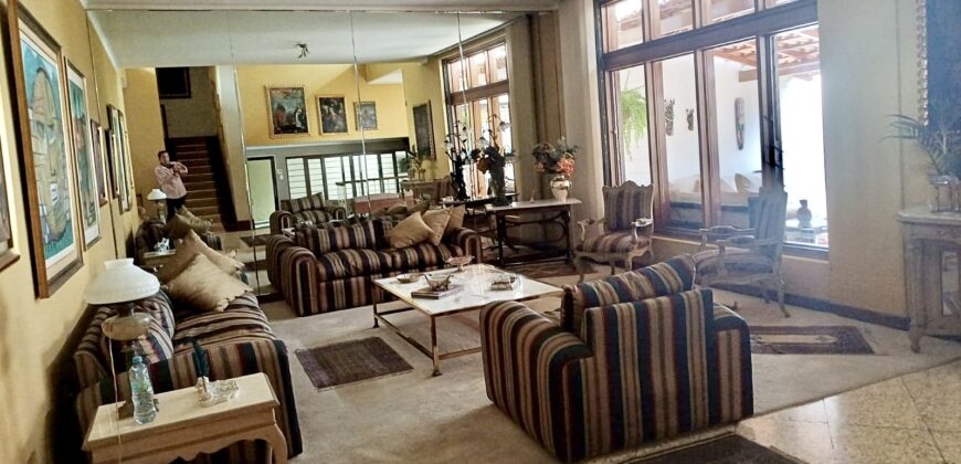 Venta/Alquiler bonita casa en Piura frente a parque! Super ubicacion!
