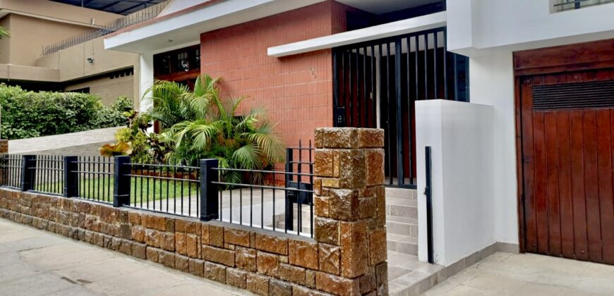 Venta/Alquiler bonita casa en Piura frente a parque! Super ubicacion!