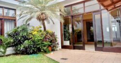 Venta/Alquiler bonita casa en Piura frente a parque! Super ubicacion!