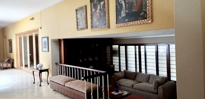 Venta/Alquiler bonita casa en Piura frente a parque! Super ubicacion!
