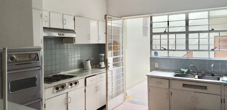 Venta/Alquiler bonita casa en Piura frente a parque! Super ubicacion!