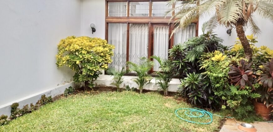 Venta/Alquiler bonita casa en Piura frente a parque! Super ubicacion!