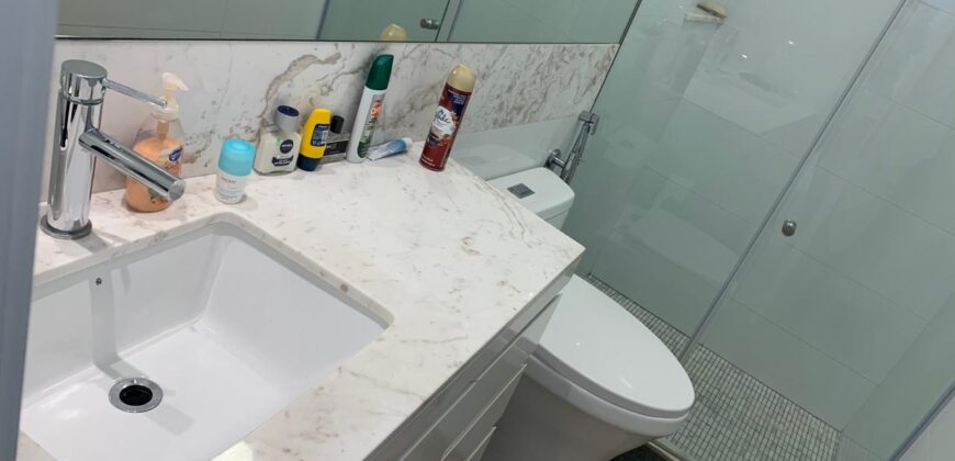 Se alquila moderno departamento amoblado con balcon en Barranco cerca a parque y malecon
