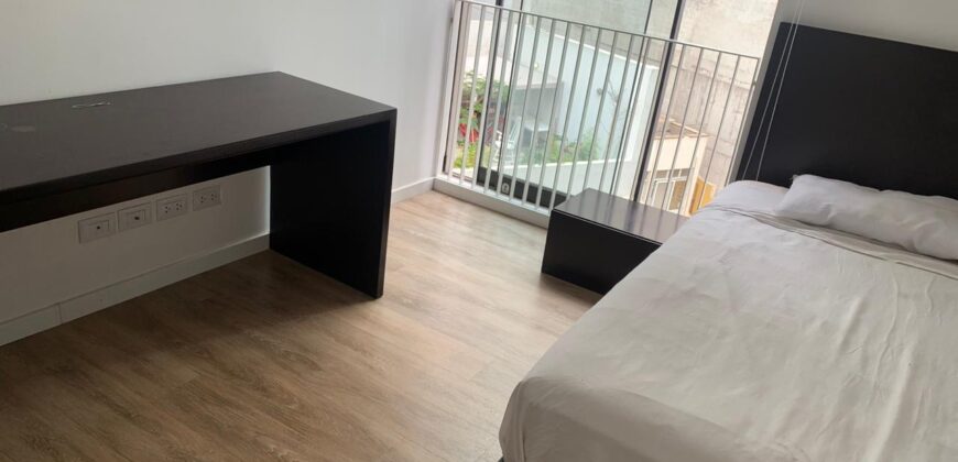 Se alquila moderno departamento amoblado con balcon en Barranco cerca a parque y malecon