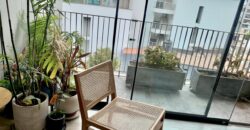 Se alquila moderno departamento amoblado con balcon en Barranco cerca a parque y malecon