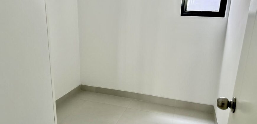 Venta de Moderno Departamento de Estreno con Terraza en San Isidro