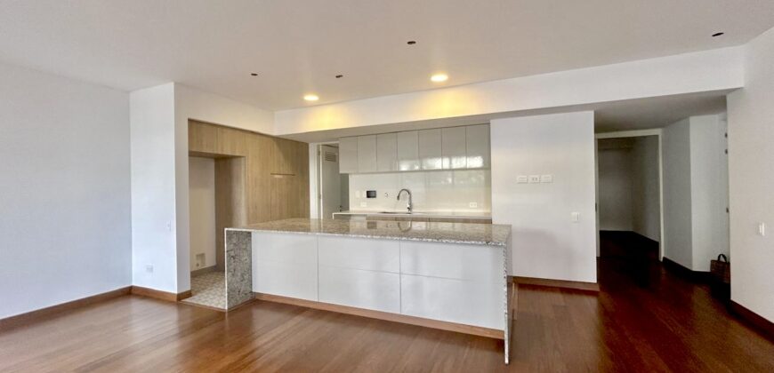 Venta de Moderno Departamento de Estreno con Terraza en San Isidro