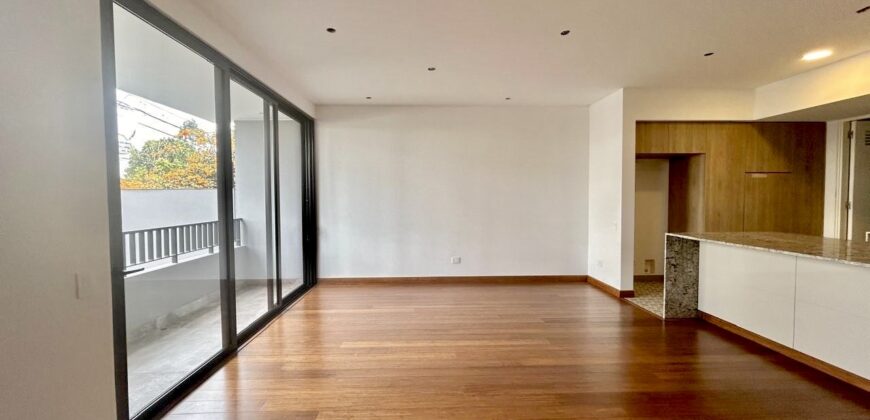 Venta de Moderno Departamento de Estreno con Terraza en San Isidro